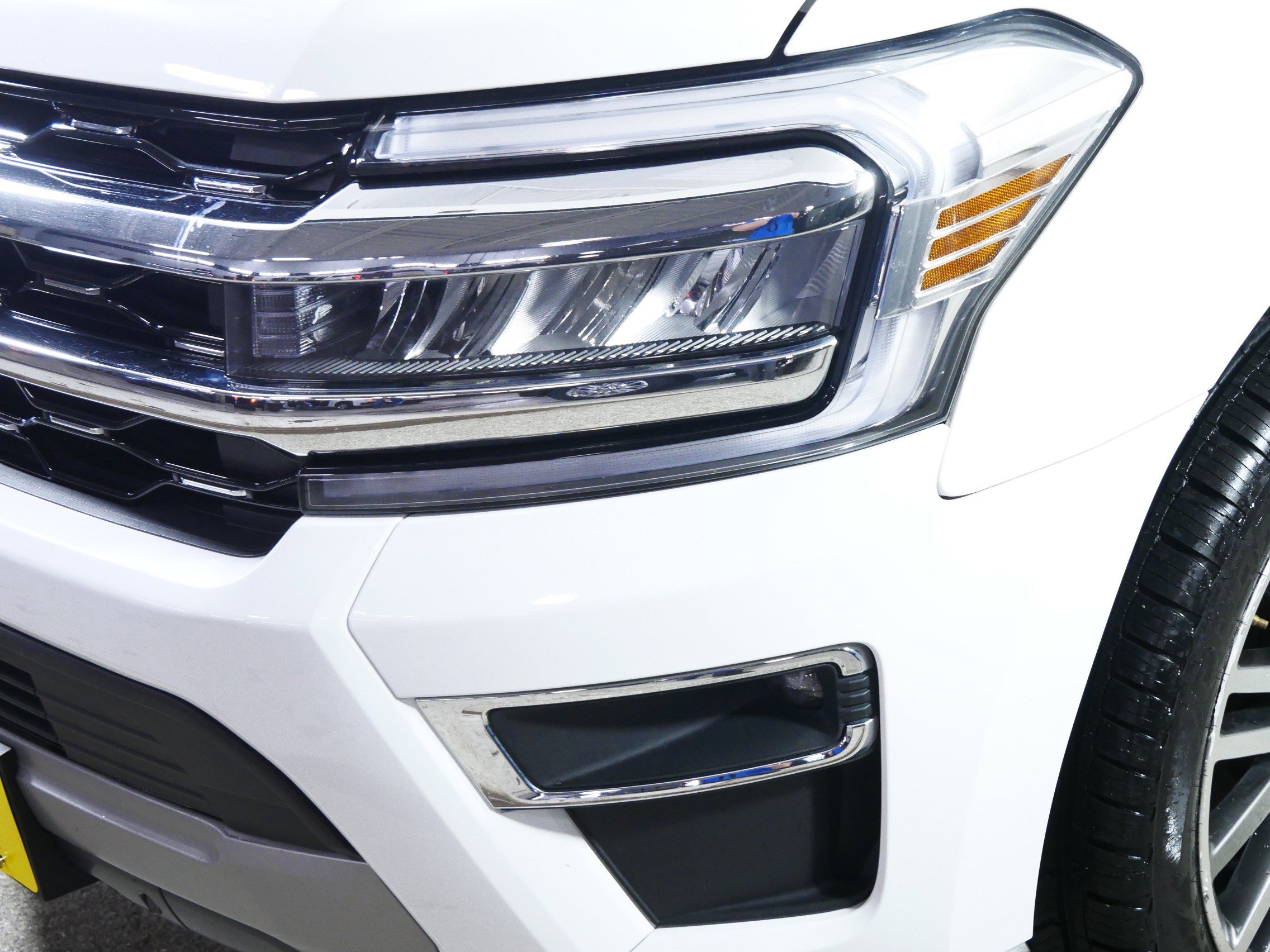 Used 2024 Ford Expedition Max Limited image 16