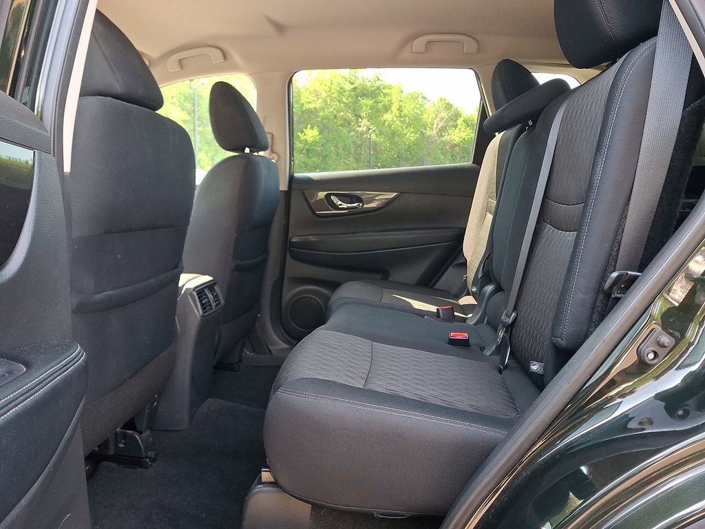Used 2018 Nissan Rogue SV AWD/4WD image 11
