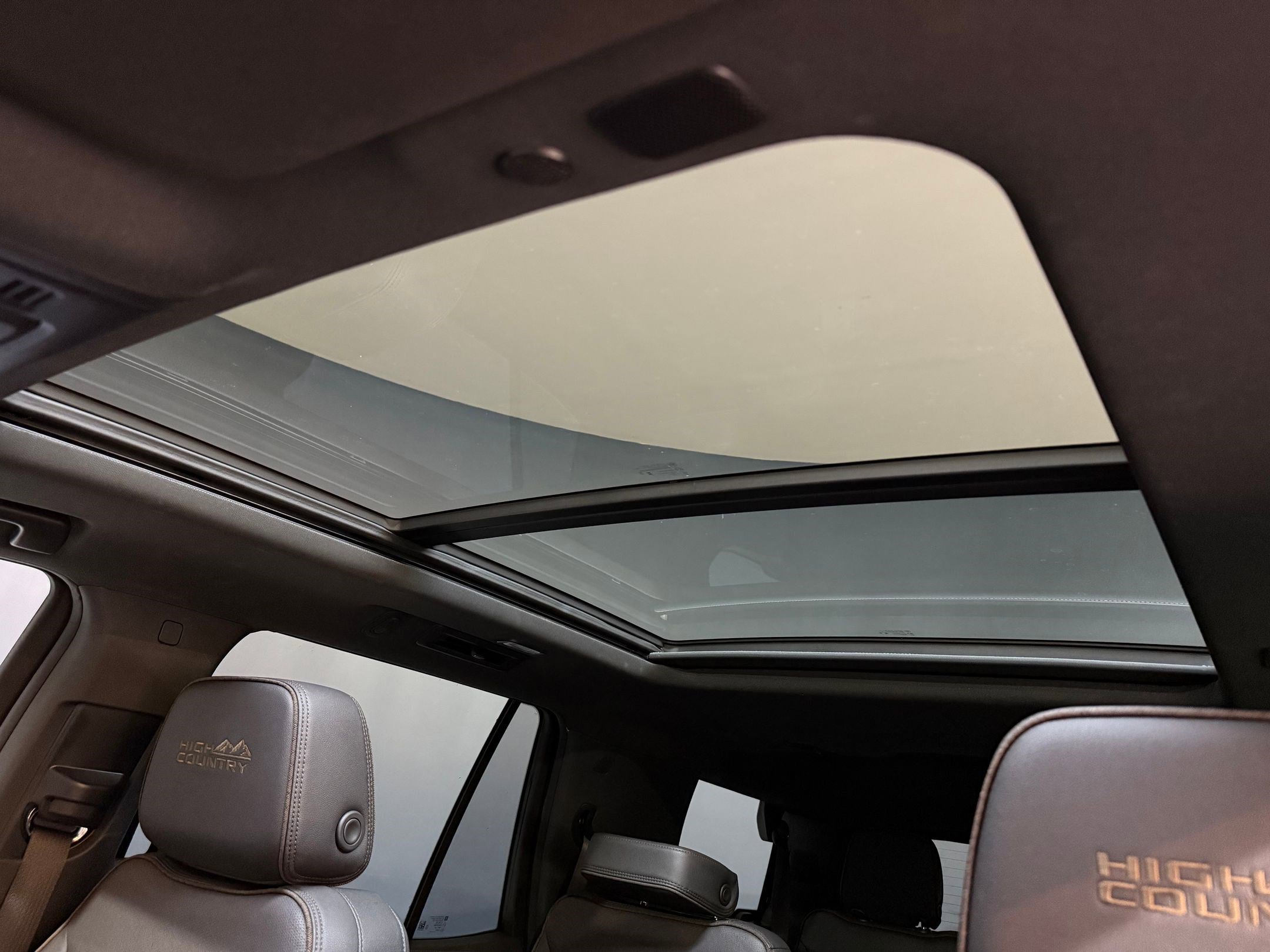 Used 2023 Chevrolet Tahoe High Country w/ Premium Package 2 AWD/4WD image 13