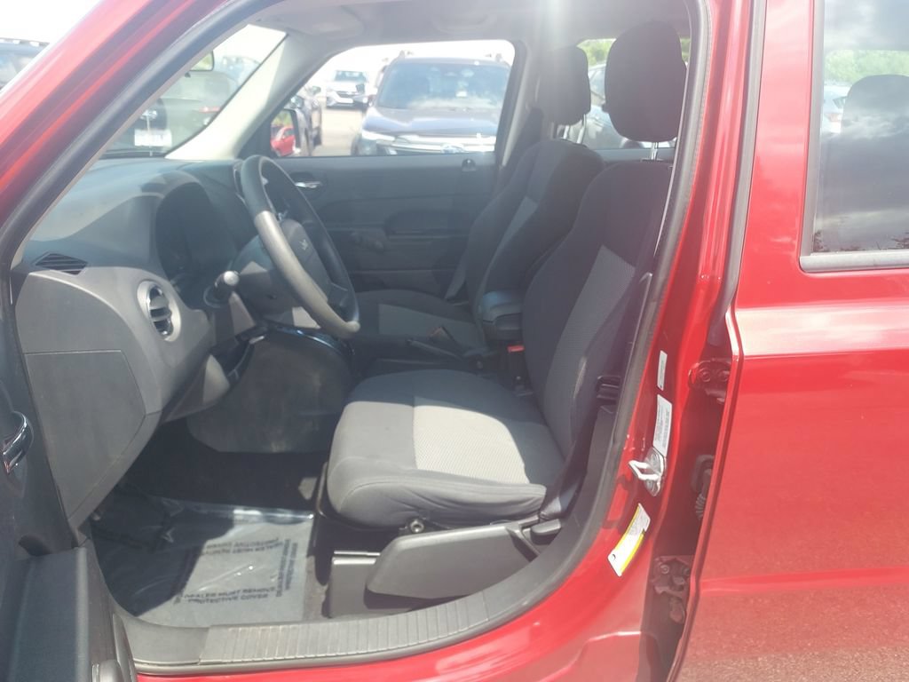 Used 2010 Jeep Patriot Sport w/ Tire & Wheel Group AWD/4WD image 19