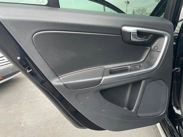 Used 2016 Volvo V60 T5 Cross Country w/ Convenience Package image 10