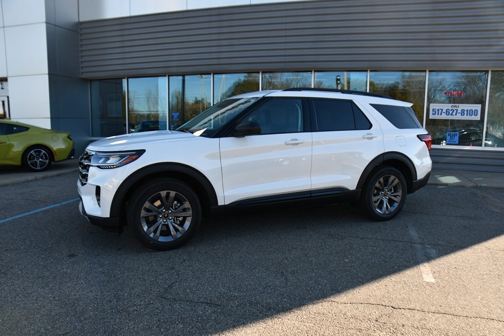 Used 2026 Ford Explorer Active w/ Active Comfort Package image 2