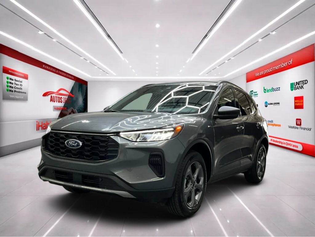 Used 2025 Ford Escape ST-Line w/ Cold Weather Package AWD/4WD image 3