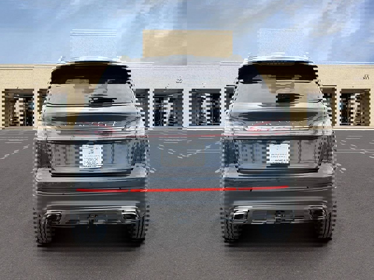 Used 2023 Lincoln Nautilus Reserve w/ Equipment Group 201A image 6