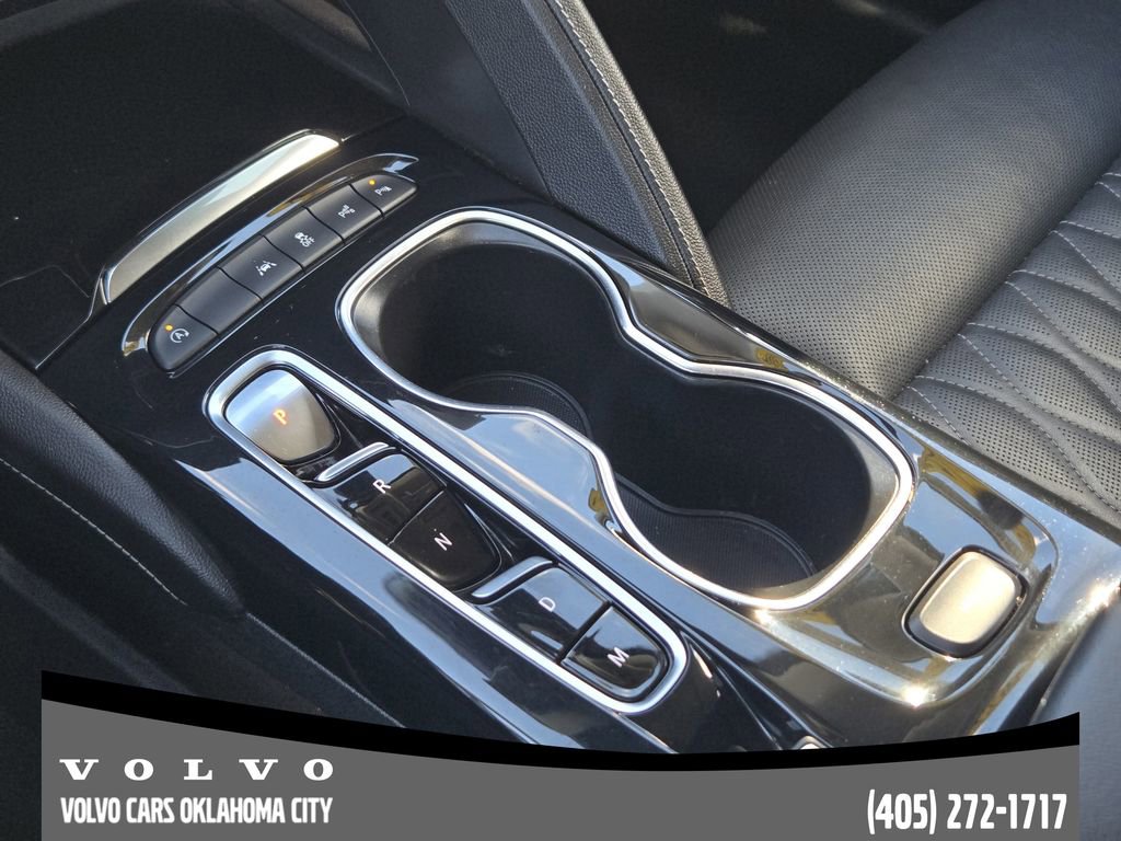 Used 2022 Buick Envision Avenir w/ Technology Package II image 19