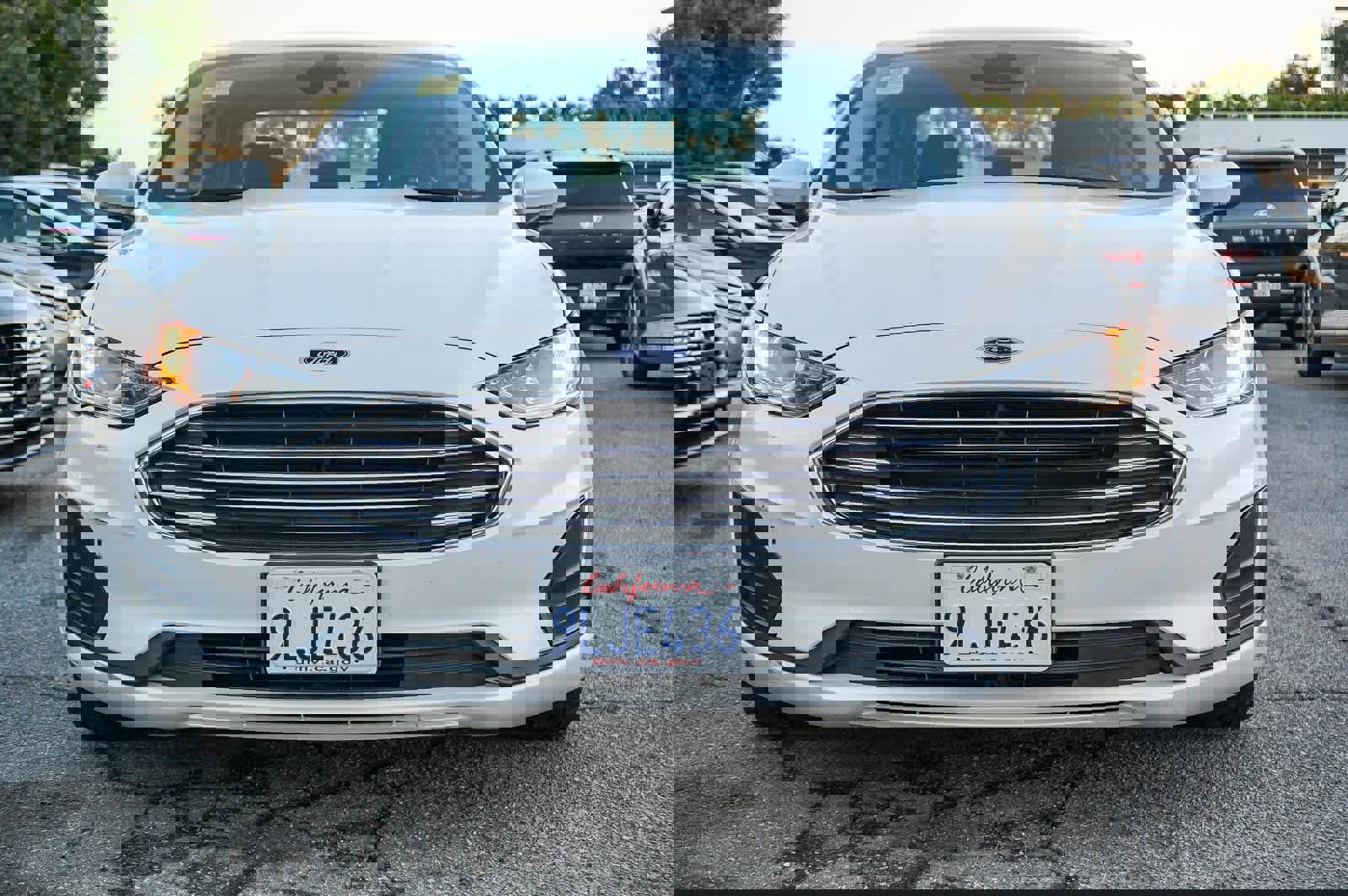 Used 2020 Ford Fusion SE image 2