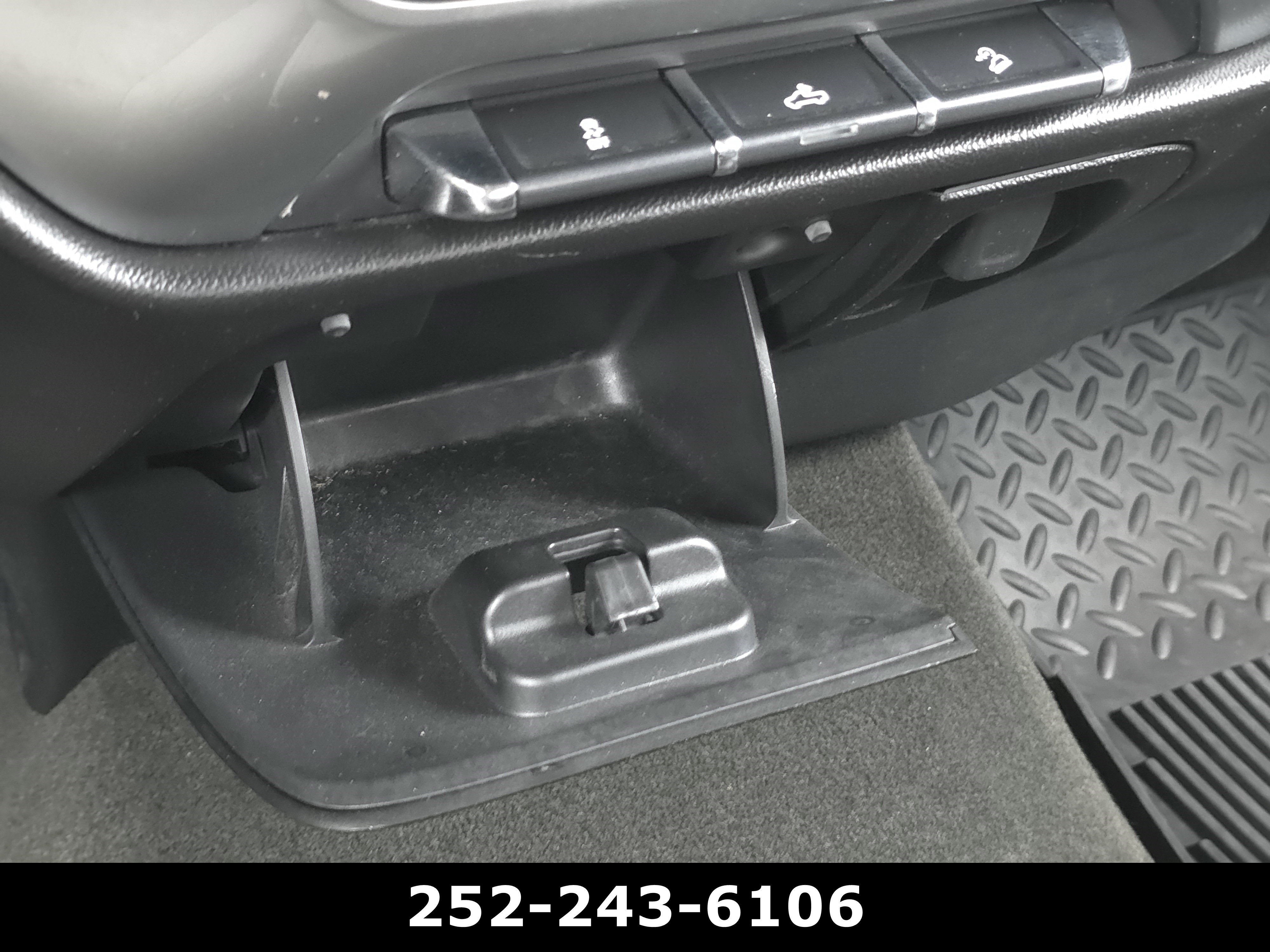 Used 2016 Chevrolet Silverado 1500 LT w/ All Star Edition AWD/4WD image 15