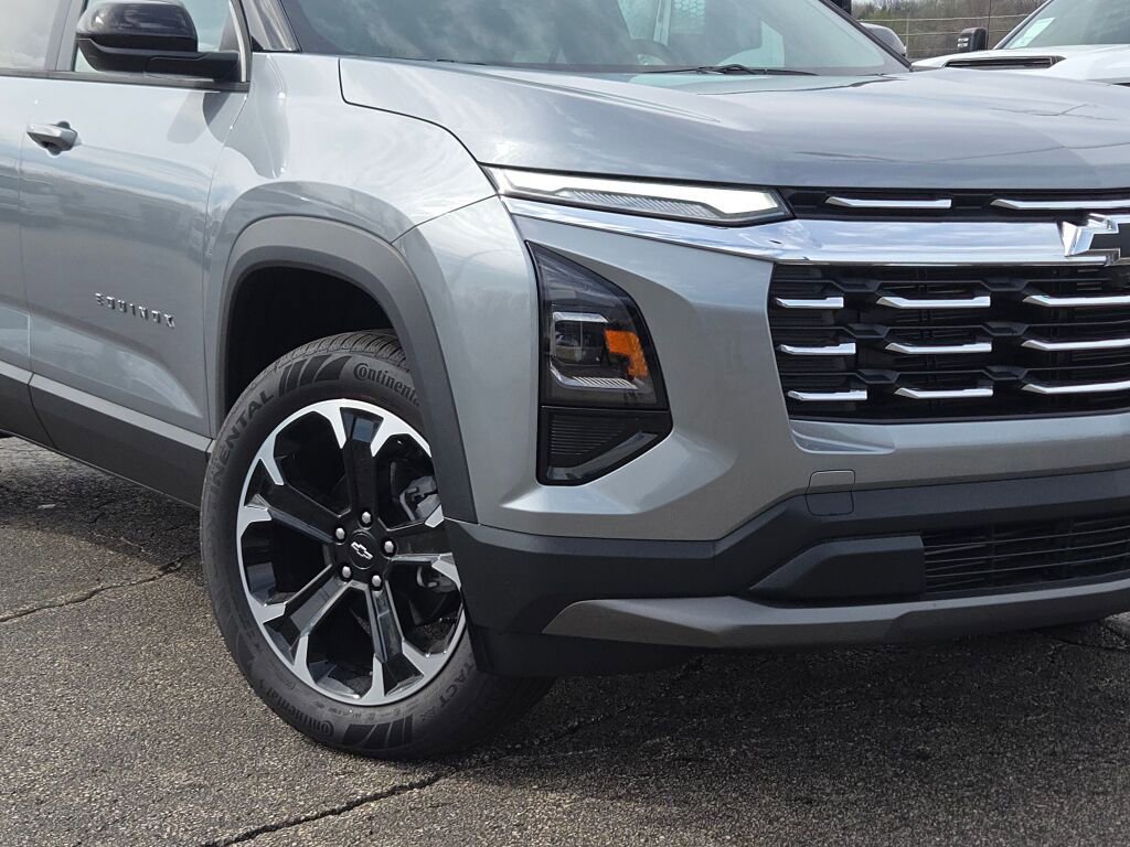 New 2026 Chevrolet Equinox LT w/ Convenience Package II FWD image 3