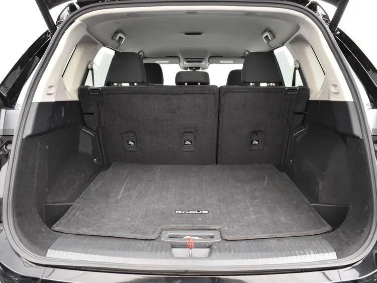 Used 2024 Nissan Rogue SV image 16