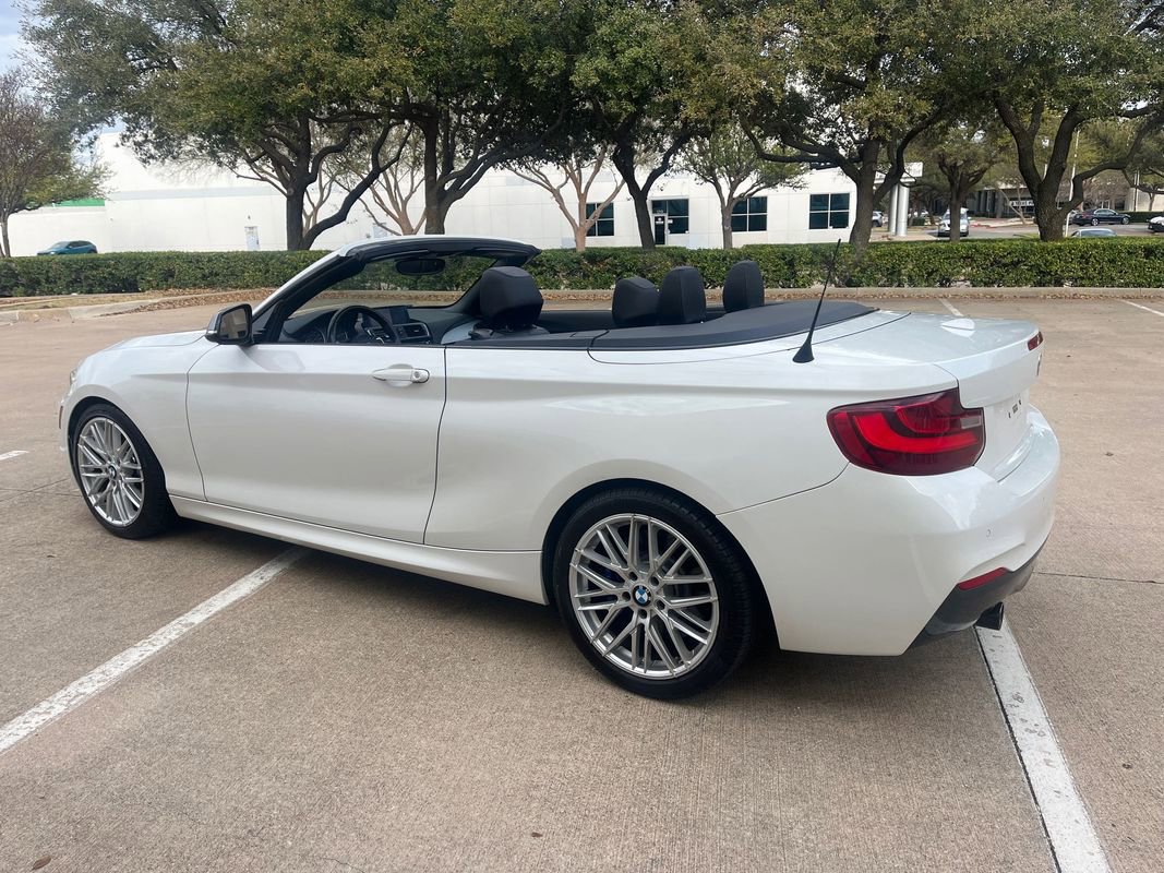 Used 2016 BMW M235i Convertible image 6