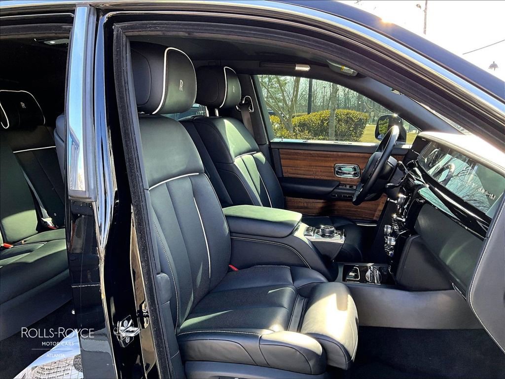 Used 2020 Rolls-Royce Phantom Sedan image 9