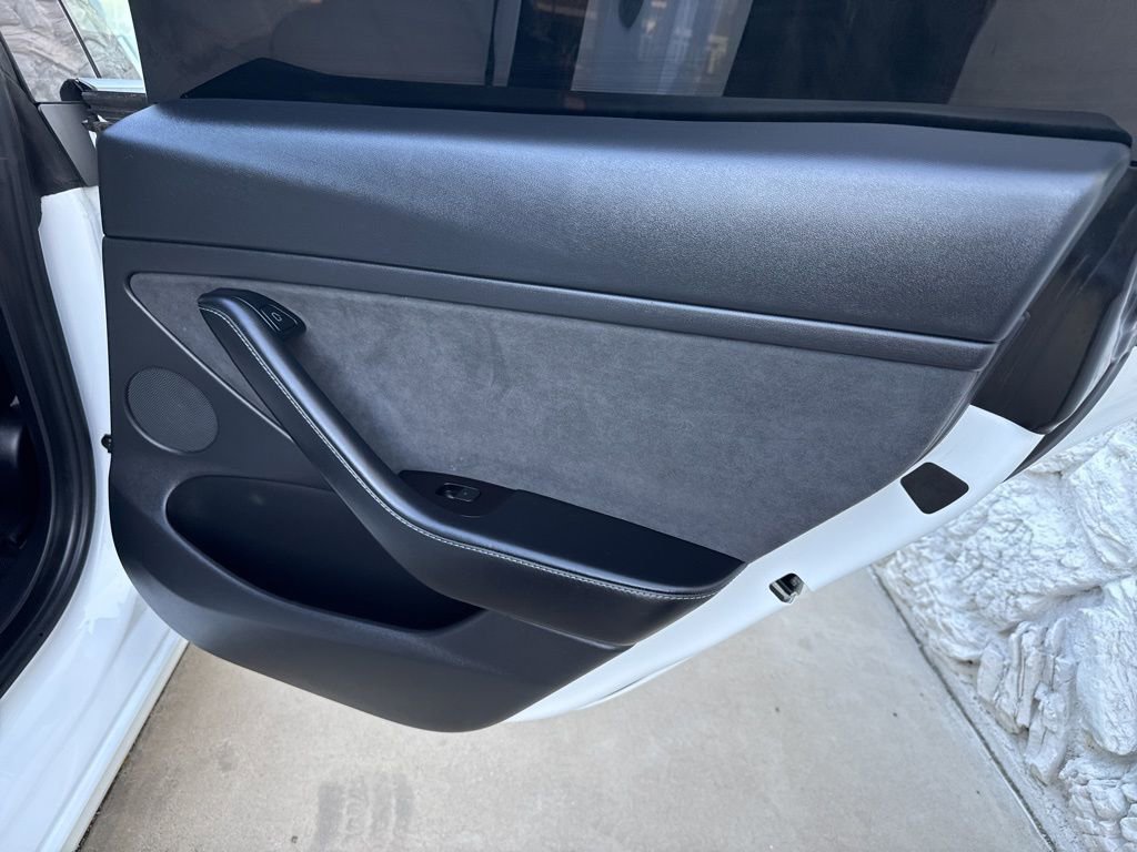 Used 2021 Tesla Model 3 Performance image 28