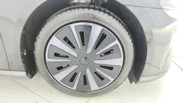 Used 2024 Lucid Air Pure RWD image 81
