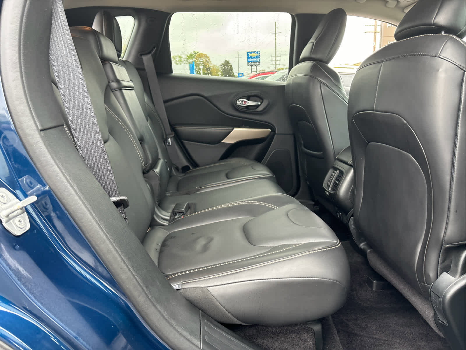 Used 2018 Jeep Cherokee Limited AWD/4WD image 21