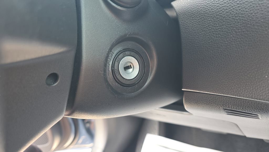 Used 2025 Toyota Corolla LE image 27