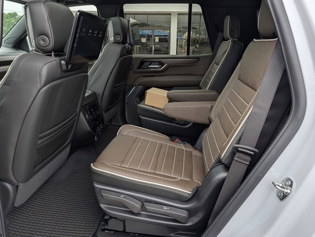 New 2026 GMC Yukon Denali Ultimate AWD/4WD image 25
