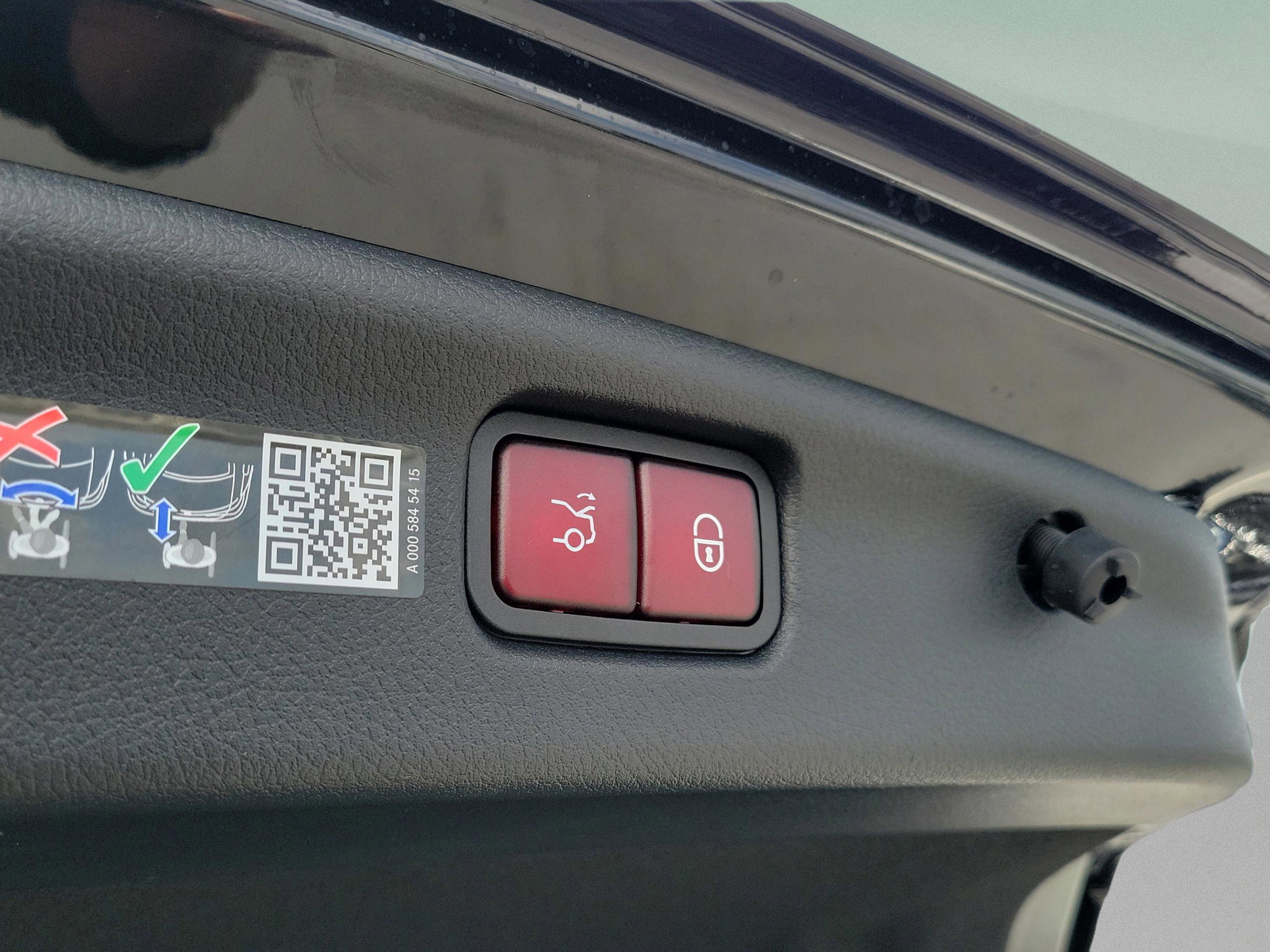 New 2026 Mercedes-Benz C 43 AMG 4MATIC Sedan image 11