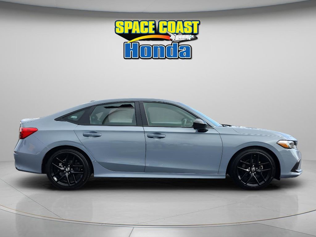 Used 2023 Honda Civic Sport image 2