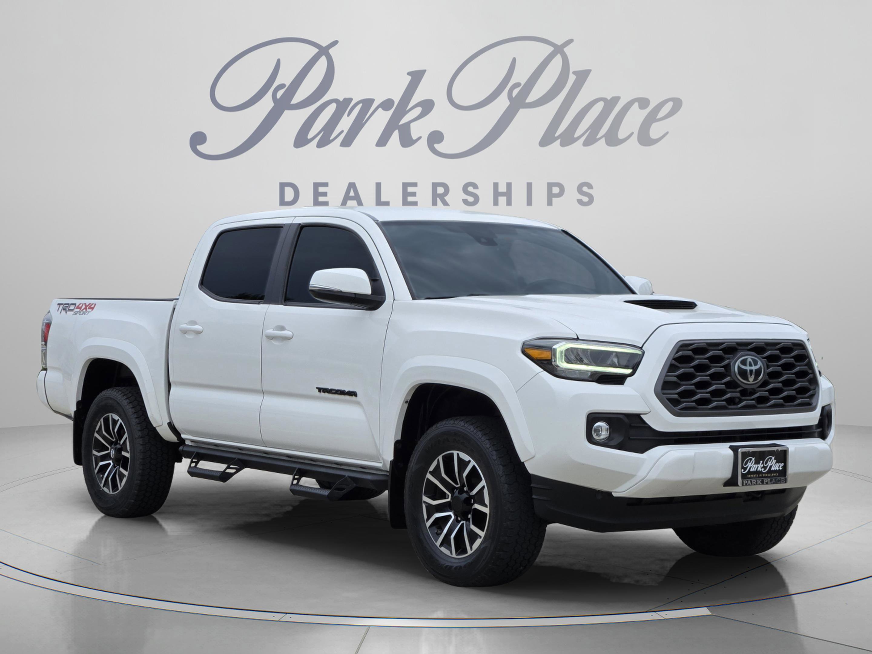 Used 2021 Toyota Tacoma TRD Sport w/ Technology Package AWD/4WD image 7