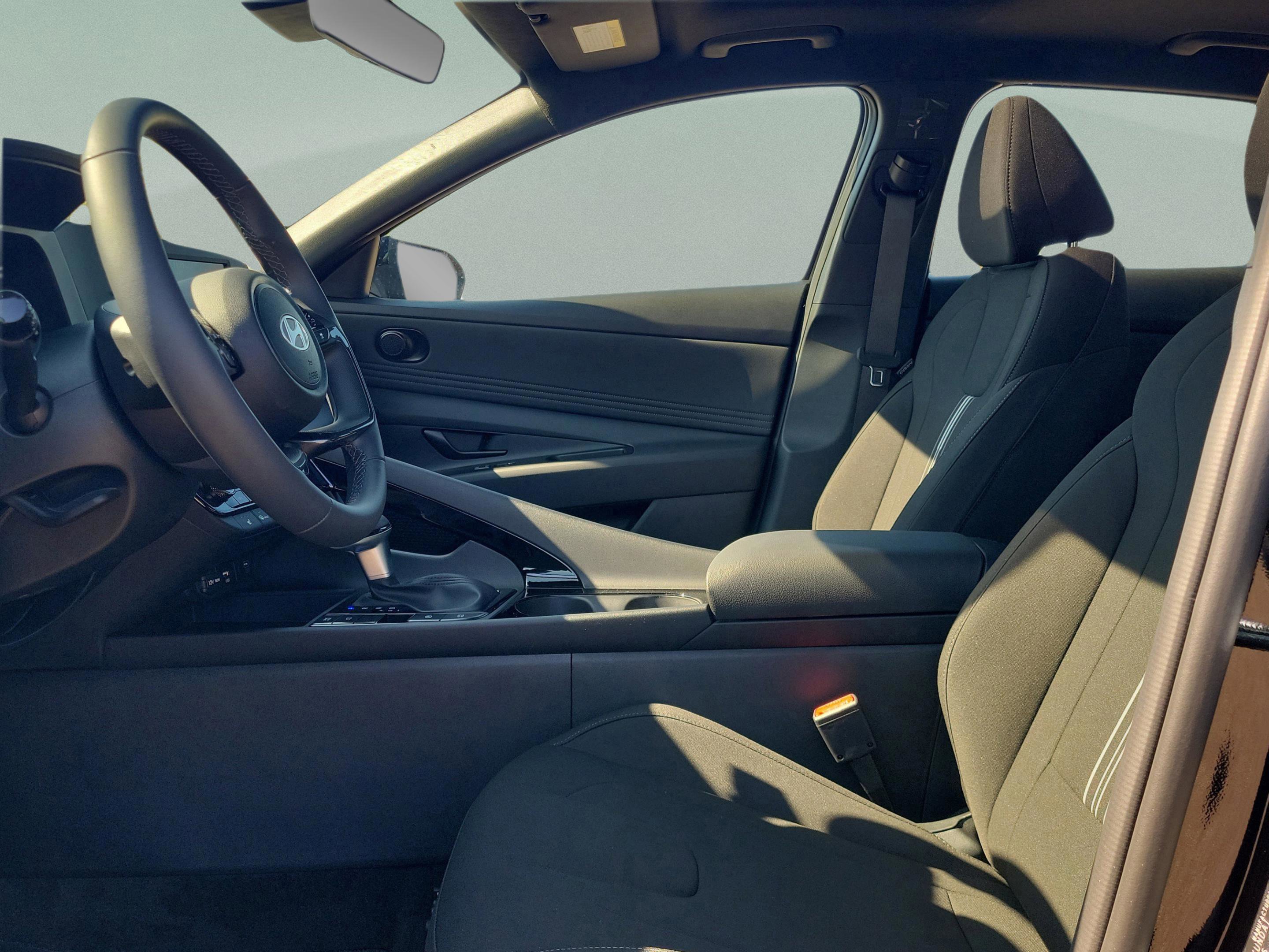 New 2026 Hyundai Elantra SEL Sport image 7