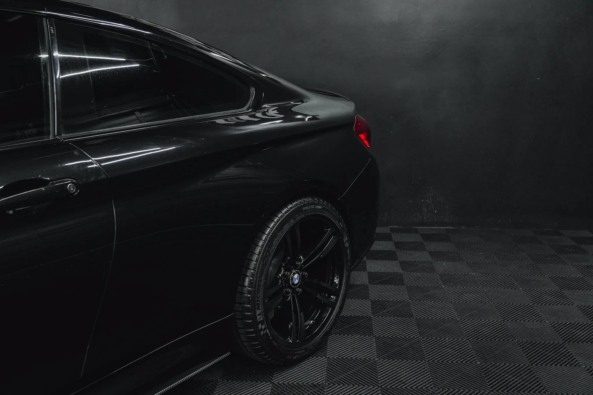 Used 2015 BMW M4 Coupe w/ Executive Package RWD image 9