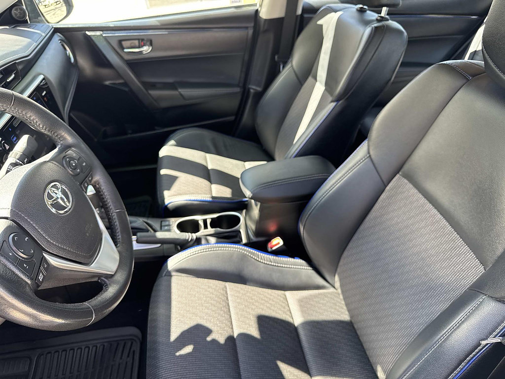 Used 2017 Toyota Corolla SE w/ SE Premium Package FWD image 16
