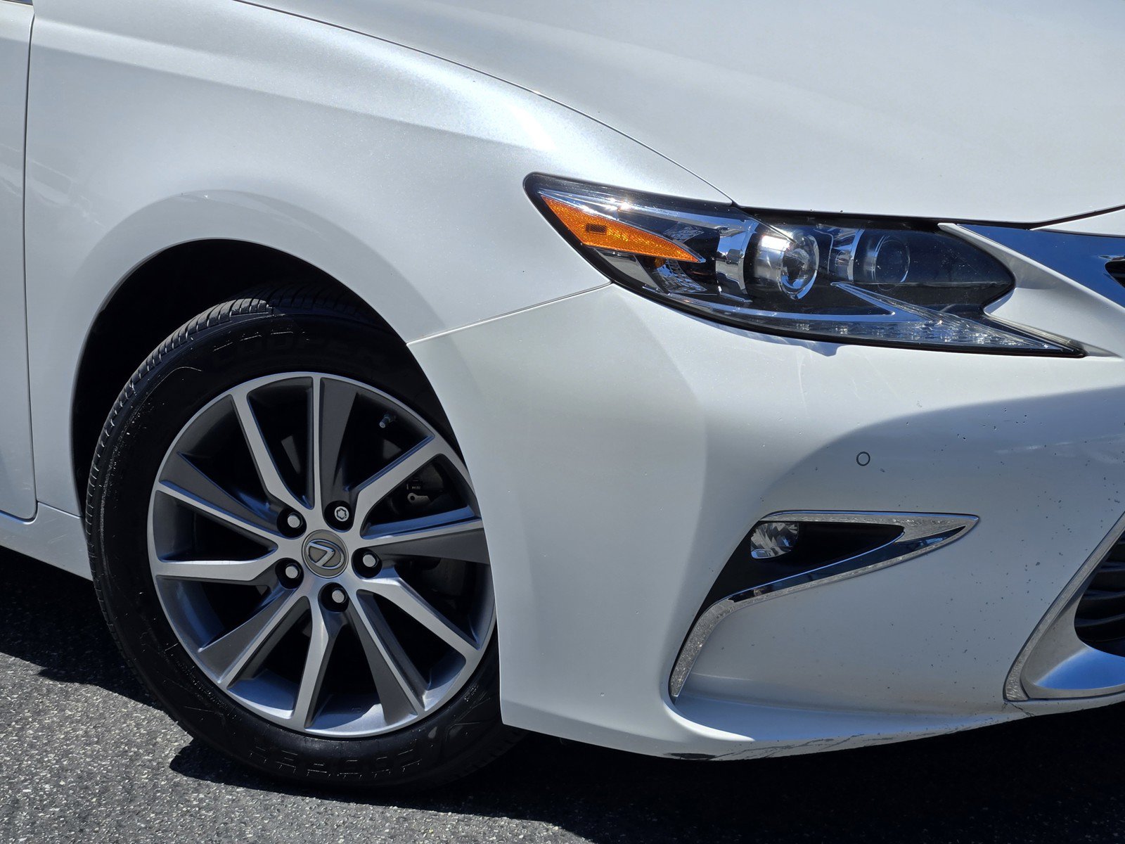 Used 2017 Lexus ES 300h w/ Navigation System Package FWD image 9