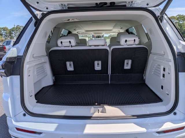 New 2027 Buick Enclave Avenir w/ LPO, Floor Liner Package AWD/4WD image 12