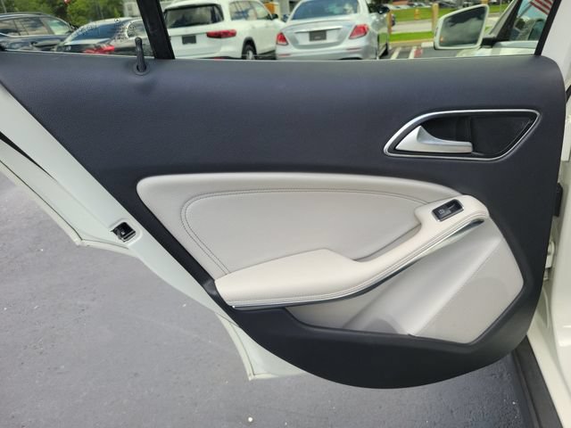 Used 2017 Mercedes-Benz GLA 250 image 11