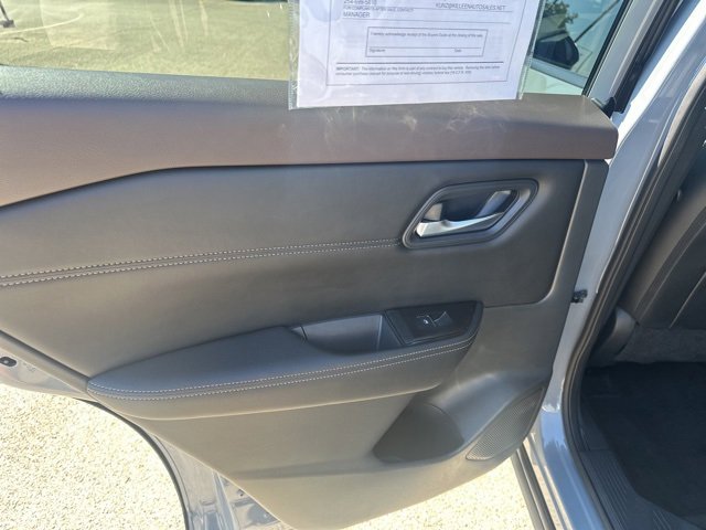 Used 2022 Nissan Rogue SL image 19