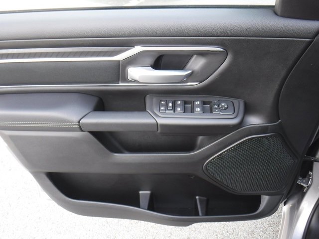 New 2026 RAM 1500 4x4 Crew Cab image 13