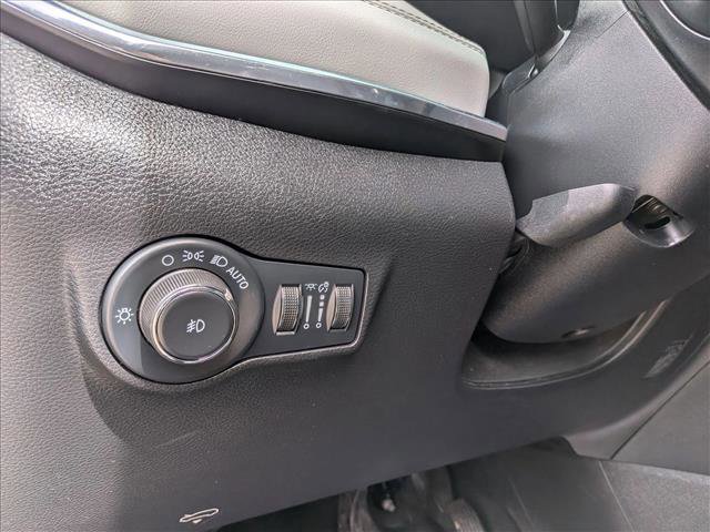 Used 2022 Jeep Compass Limited w/ Sun and Sound Group image 16