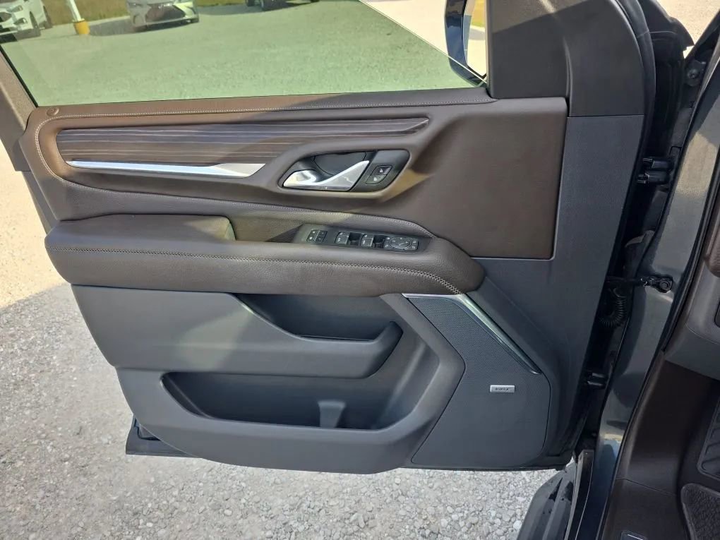 Used 2021 GMC Yukon Denali w/ LPO, Illumination Package image 13