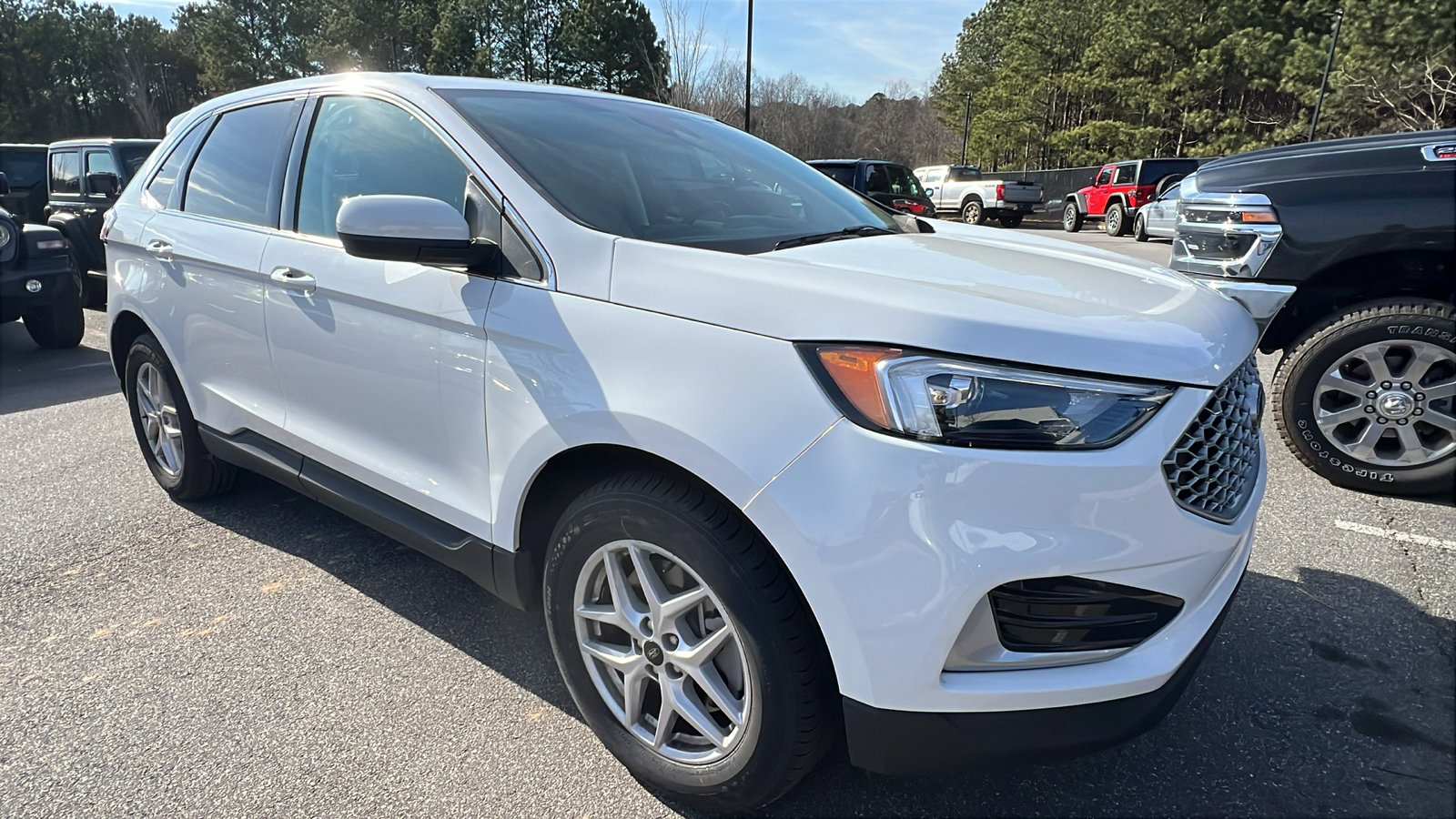 Used 2024 Ford Edge SEL image 5