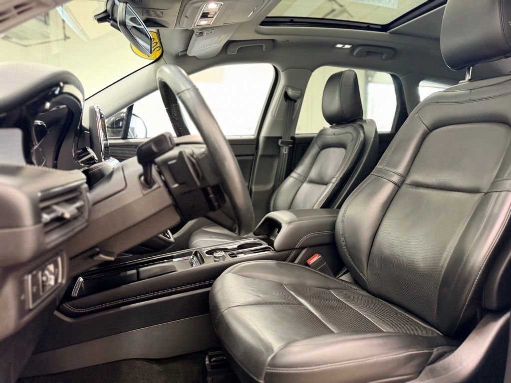 Used 2021 Lincoln Corsair AWD w/ Premium Package image 13