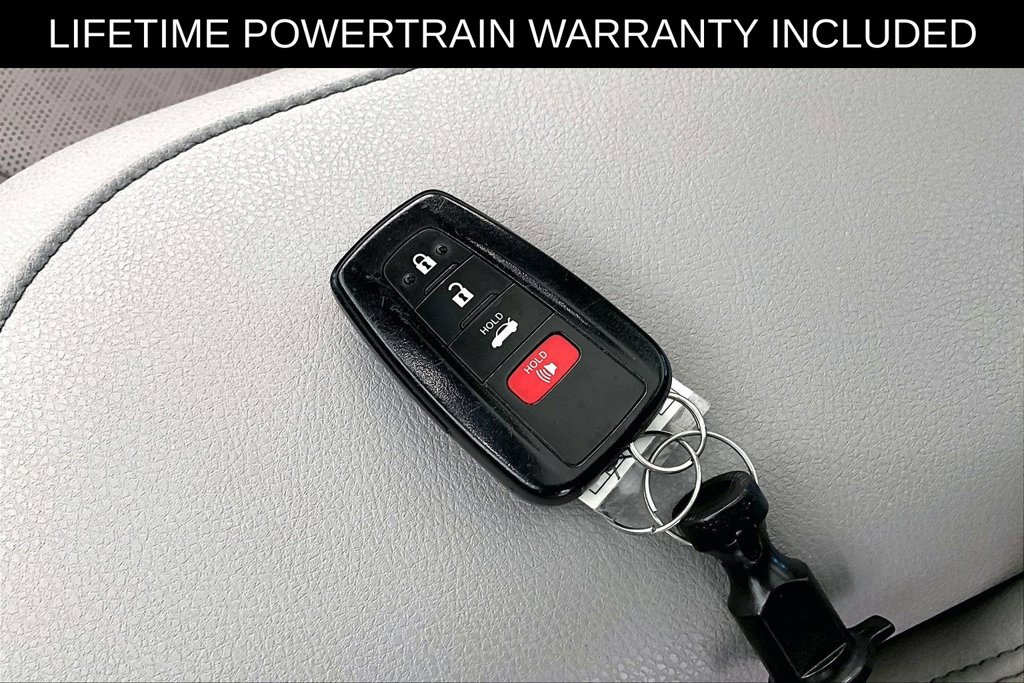Used 2022 Toyota Camry XSE FWD image 13