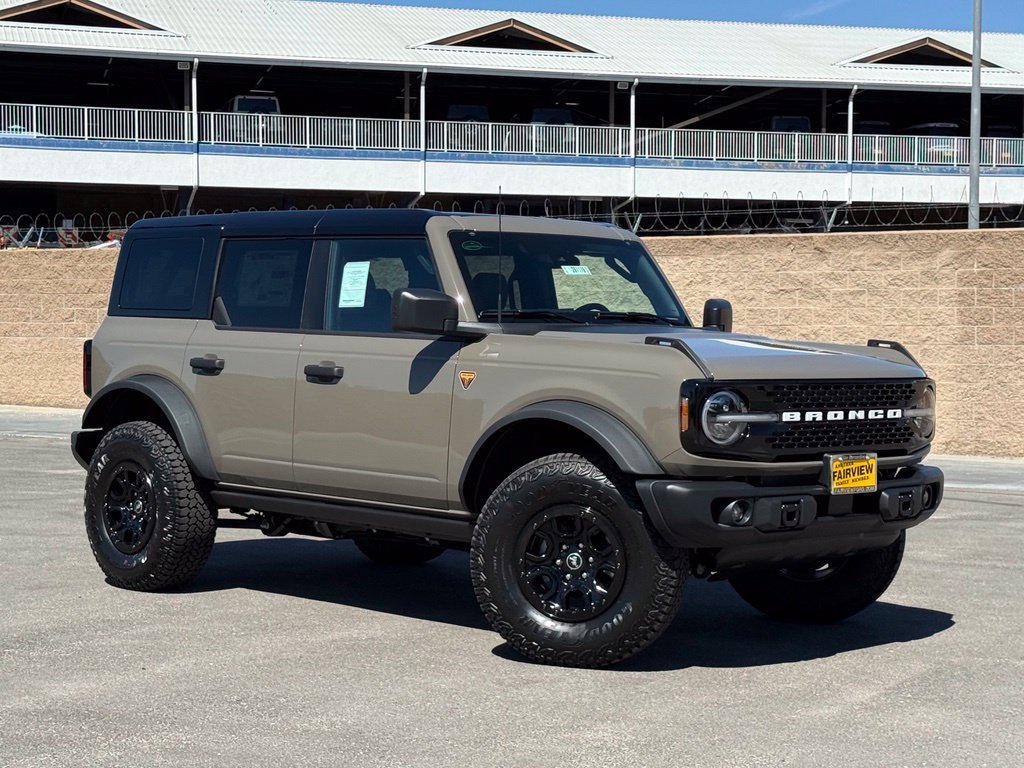 New 2026 Ford Bronco Badlands w/ Sasquatch Package