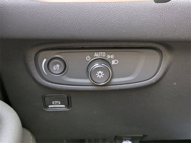 Used 2023 GMC Terrain SLE w/ Driver Convenience Package image 26