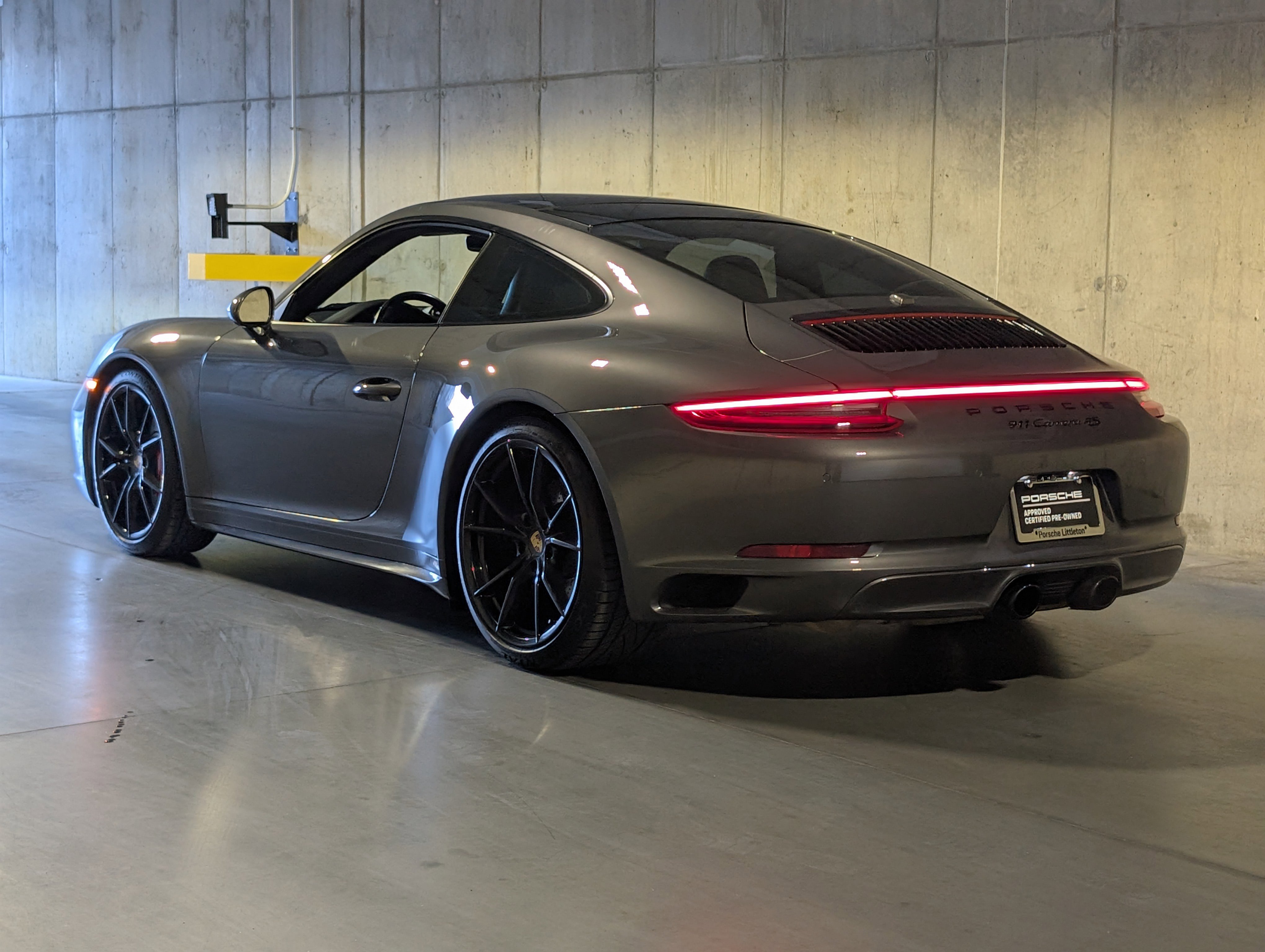 Certified 2019 Porsche 911 Carrera 4S image 3
