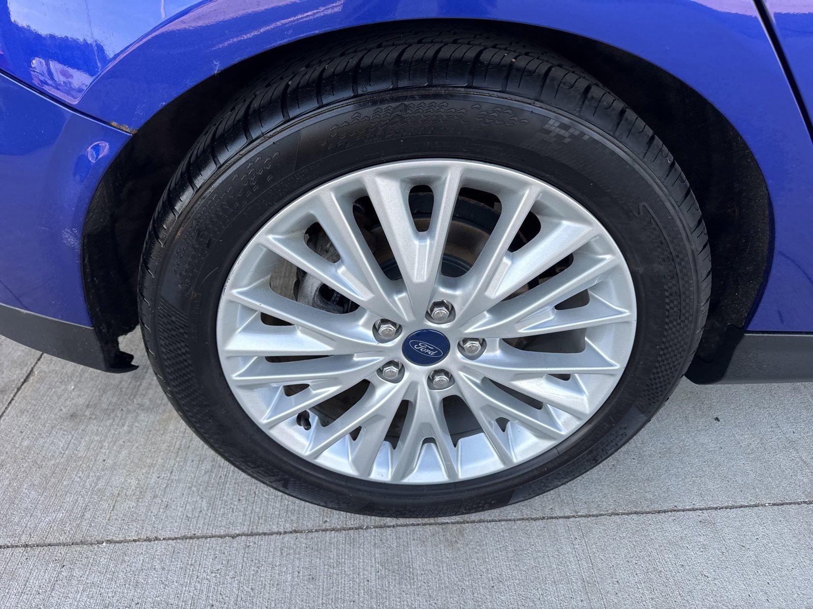 Used 2015 Ford Focus Titanium FWD image 19