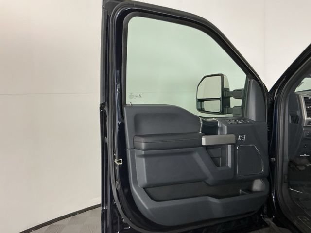 Used 2022 Ford F350 Platinum w/ Tremor Off-Road Package AWD/4WD image 15
