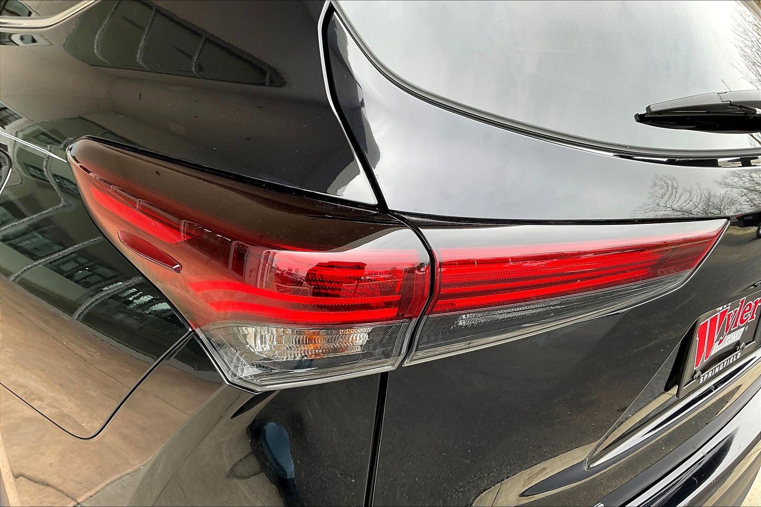 Used 2025 Toyota Highlander XLE image 23