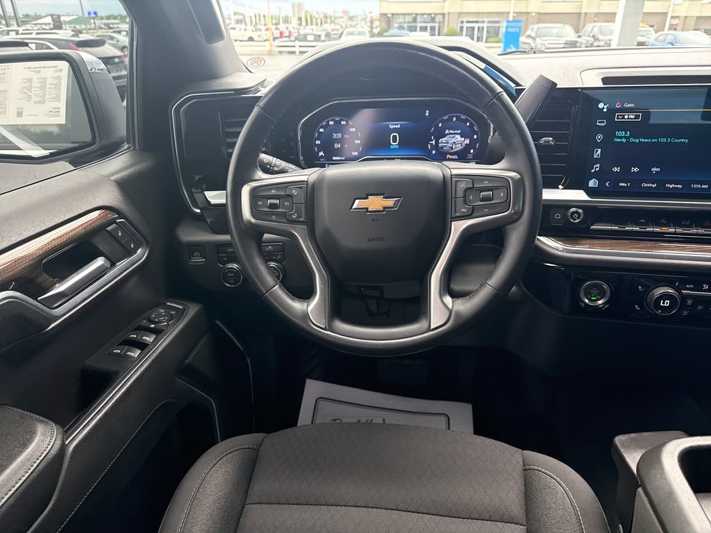 Used 2023 Chevrolet Silverado 1500 LT AWD/4WD image 17