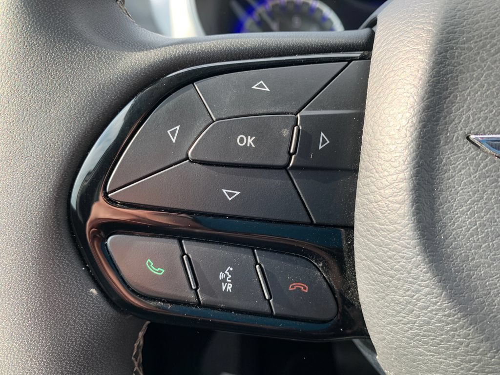 Used 2025 Chrysler Pacifica Limited FWD image 24