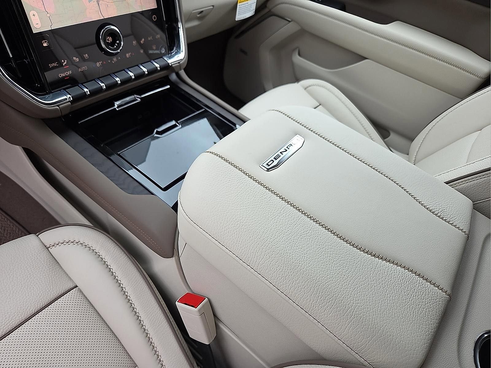 New 2026 GMC Yukon XL Denali image 25