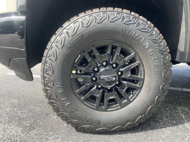 New 2026 Chevrolet Silverado 2500 ZR2 AWD/4WD image 10
