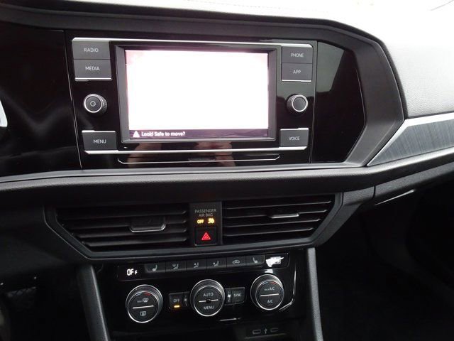 Used 2022 Volkswagen Jetta SE image 21