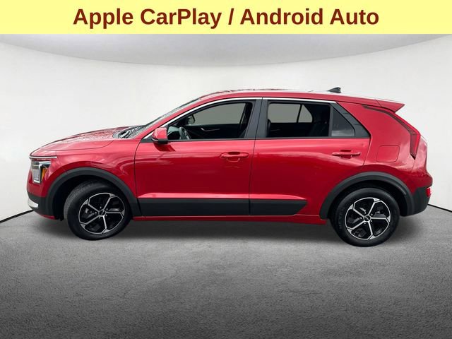 Used 2025 Kia Niro LX image 6