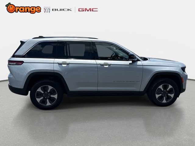 Used 2023 Jeep Grand Cherokee 4WD 4xe image 2