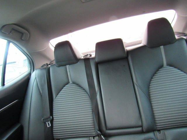 Used 2018 Toyota Camry SE image 25